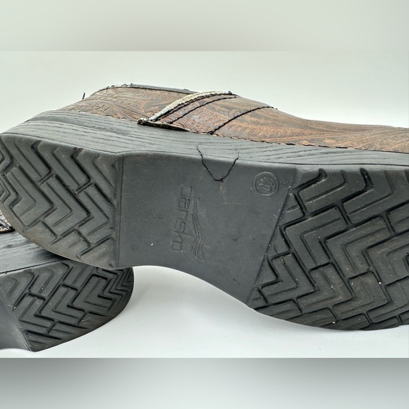 Dansko Clogs Brown Tooled Leather Embossed Professional Women’s Size 8.5 - 9 - Picture 9 of 9